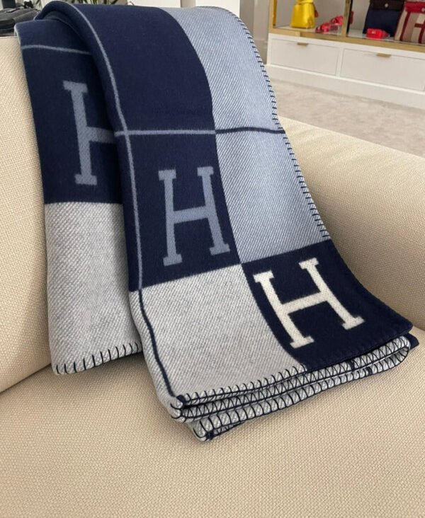 Herm√®s Avalon III Throw Blanket (Ecru/Caban Blue)
