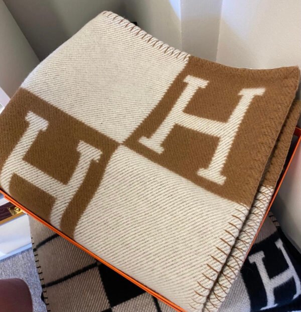 Herm√®s Avalon Throw Blanket (Ecru/Camel)